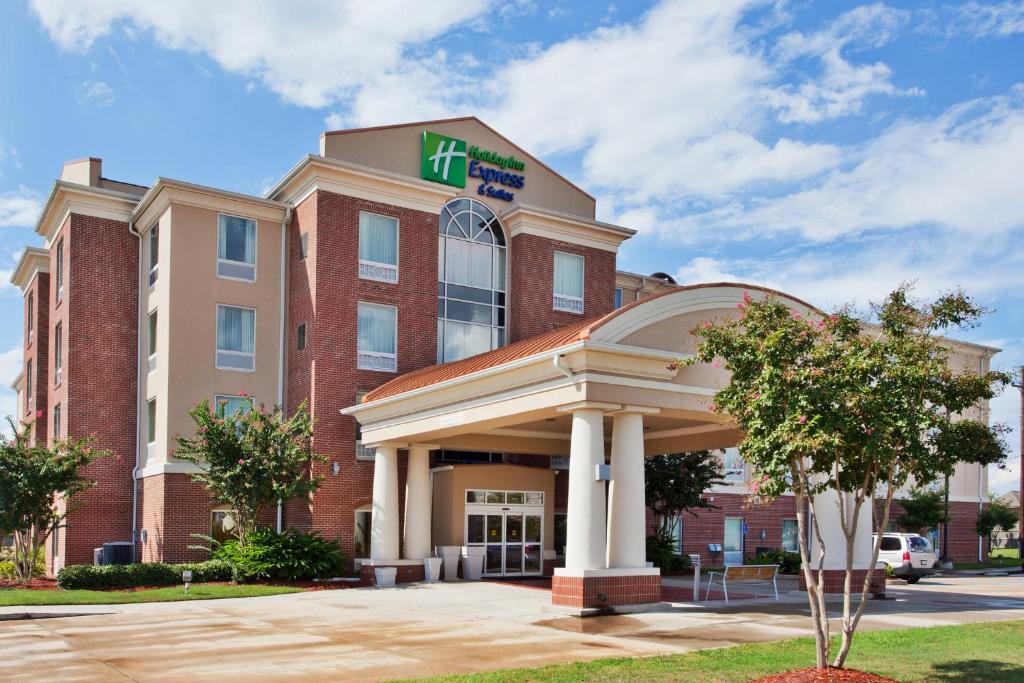 Holiday Inn Express & Suites Baton Rouge East, an IHG Hotel image