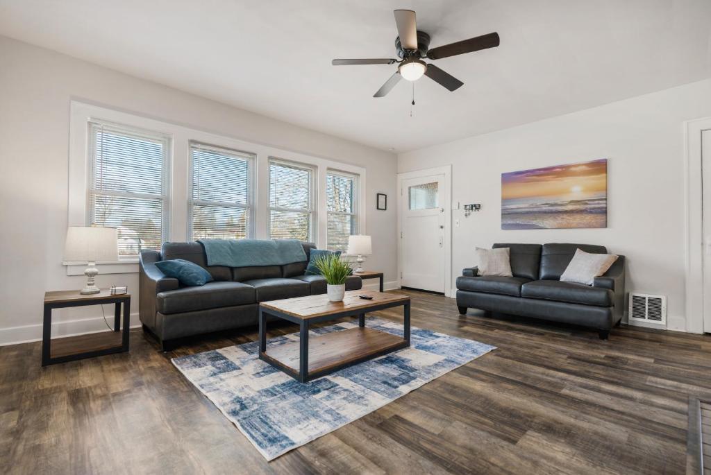 Apartments in the Heart of Canton photo 1