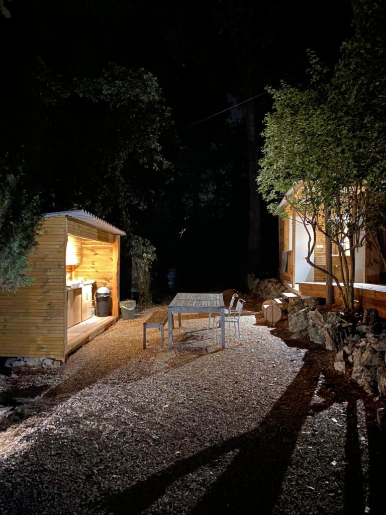 Les roulottes de Bayama - logement insolite avec jacuzzi photo 3