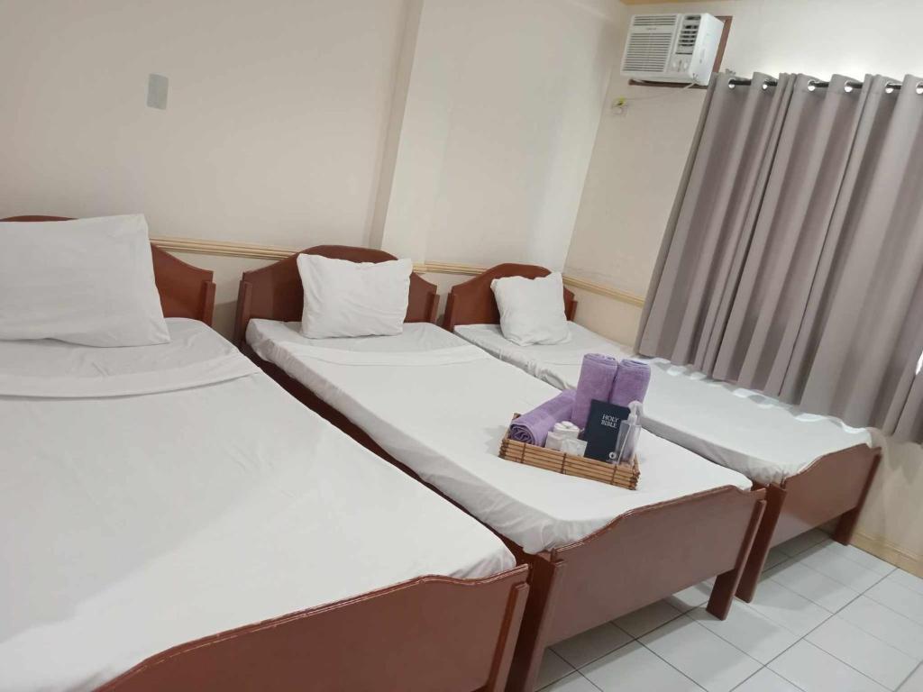North Shores Inn Room Type - Standard Triple Room