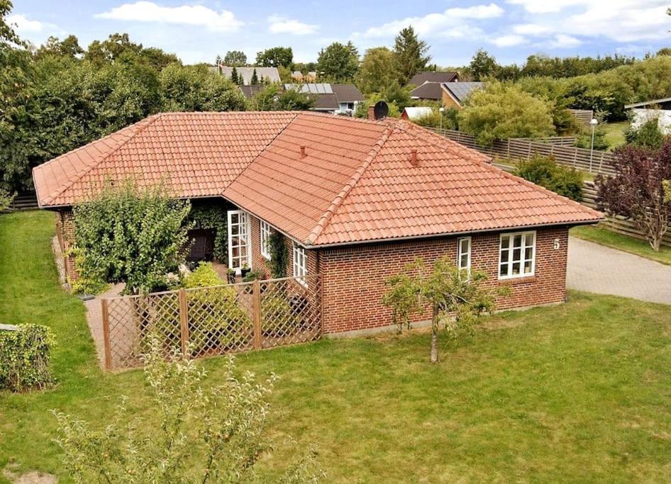 Cozy family home close to the harbor and beach