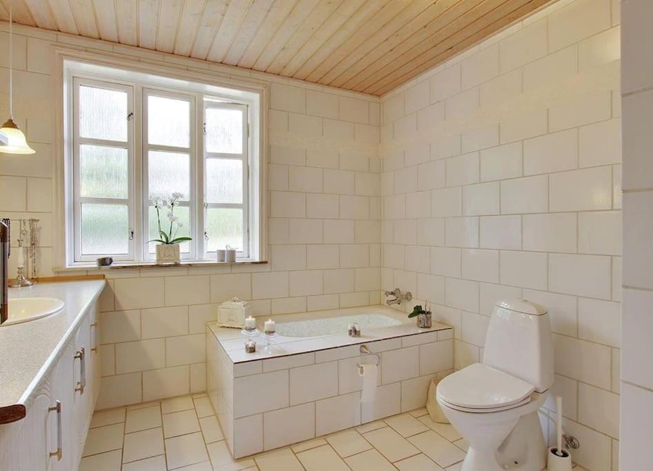 Cozy family home close to the harbor and beach photo 2