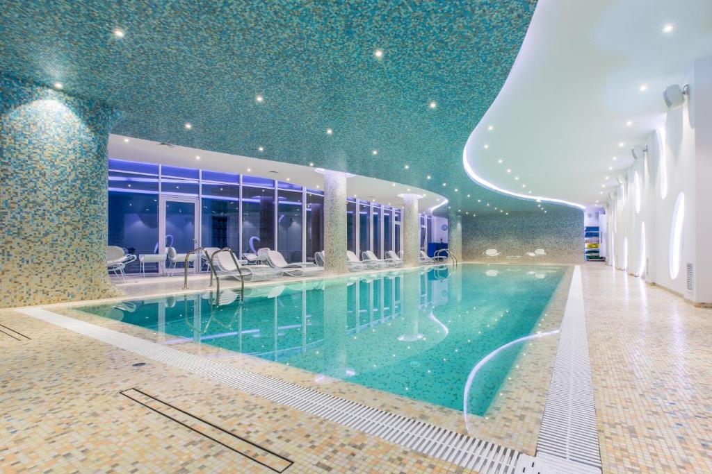 KADORR Hotel Resort & Spa photo 2