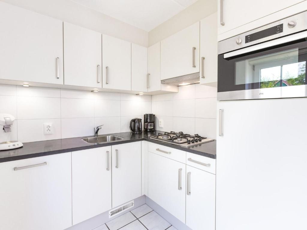 Nice holiday home in Hellendoorn with terrace photo 4