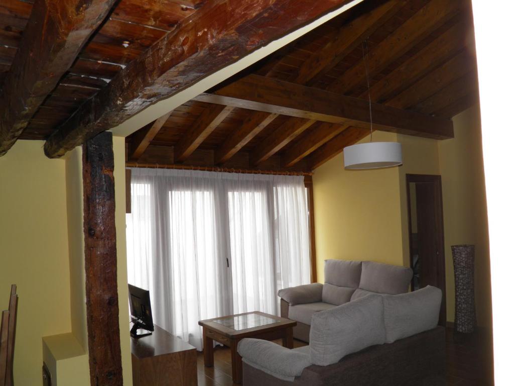 Apartamentos Turísticos Peñafiel photo 2