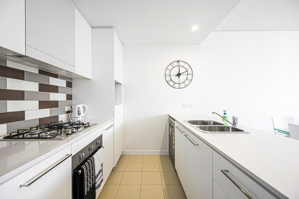 Campsie 2 Br Apt Shop&Parking photo 3