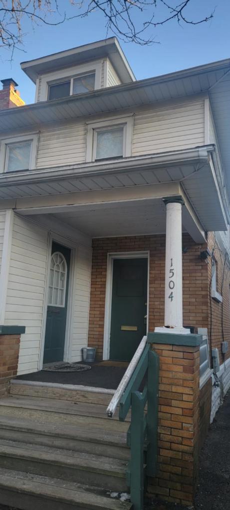 E. Michigan Walk Up Furnished 2 Bedroom APT photo 3