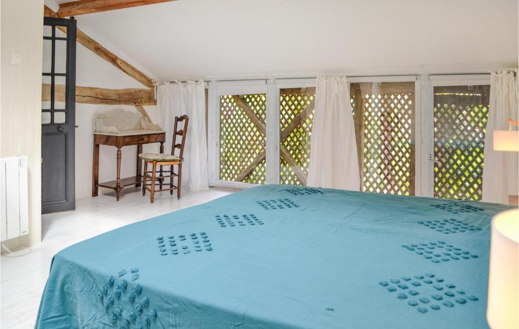 Awesome Home In Courties With Outdoor Swimming Pool, Heated Swimming Pool And 5 Bedrooms photo 3