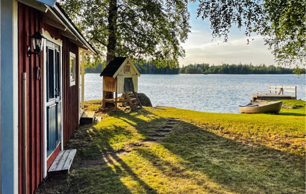 Beautiful Home In Eringsboda With Sauna, Wifi And 3 Bedrooms