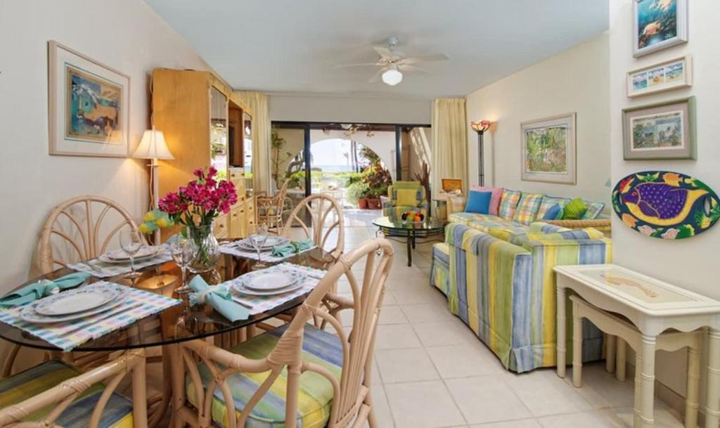 Beach Living at Villas Pappagallo Beachfront 22 photo 3