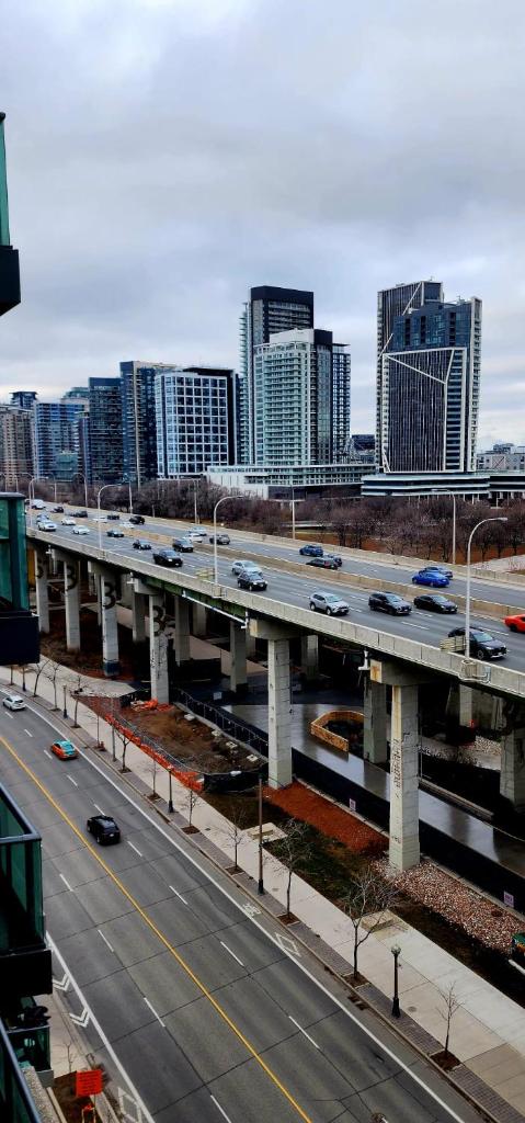 Lakefront living Downtown Toronto - Free Parking and Gym photo 4