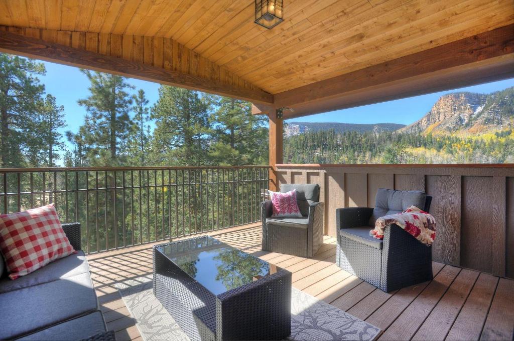 Castle Rock Retreat photo 2