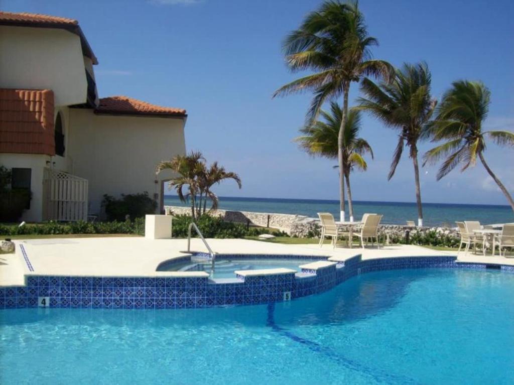 Beach Living at Villas Pappagallo Beachfront 22 photo 4