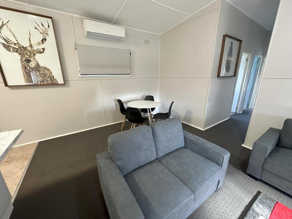 2 Bedroom Apartment near Graftons Waterfront photo 4