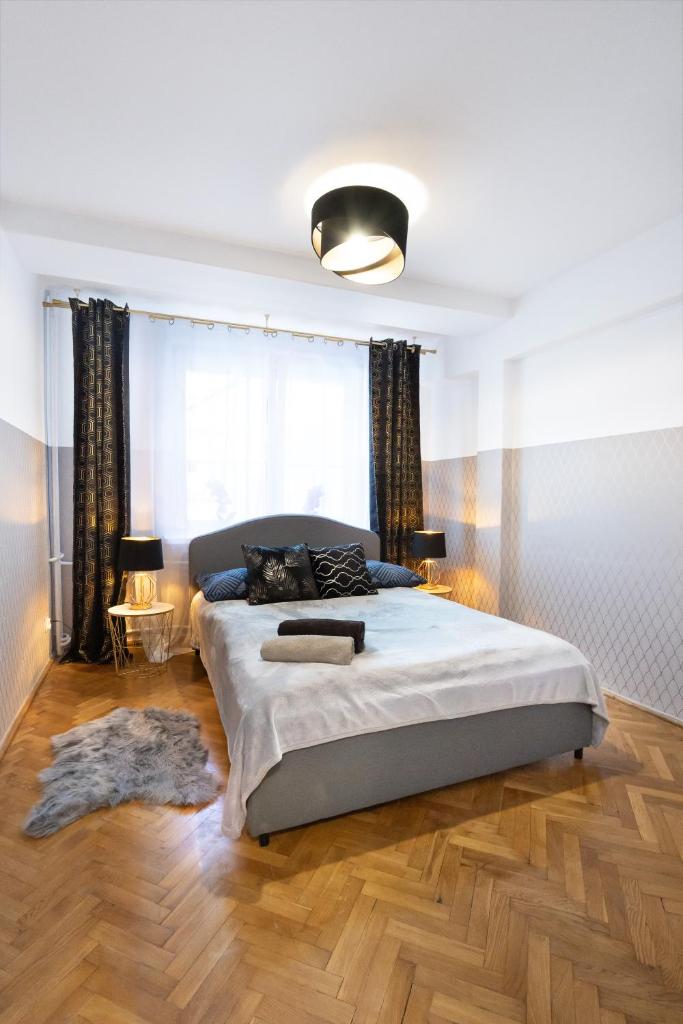 ClickTheFlat Muranów Apart Rooms Room Type - Standard Double Room with Shared Bathroom