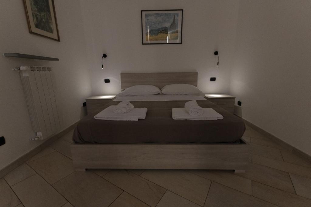 Amalia Apartment Via La Farina - Tap to explore photos