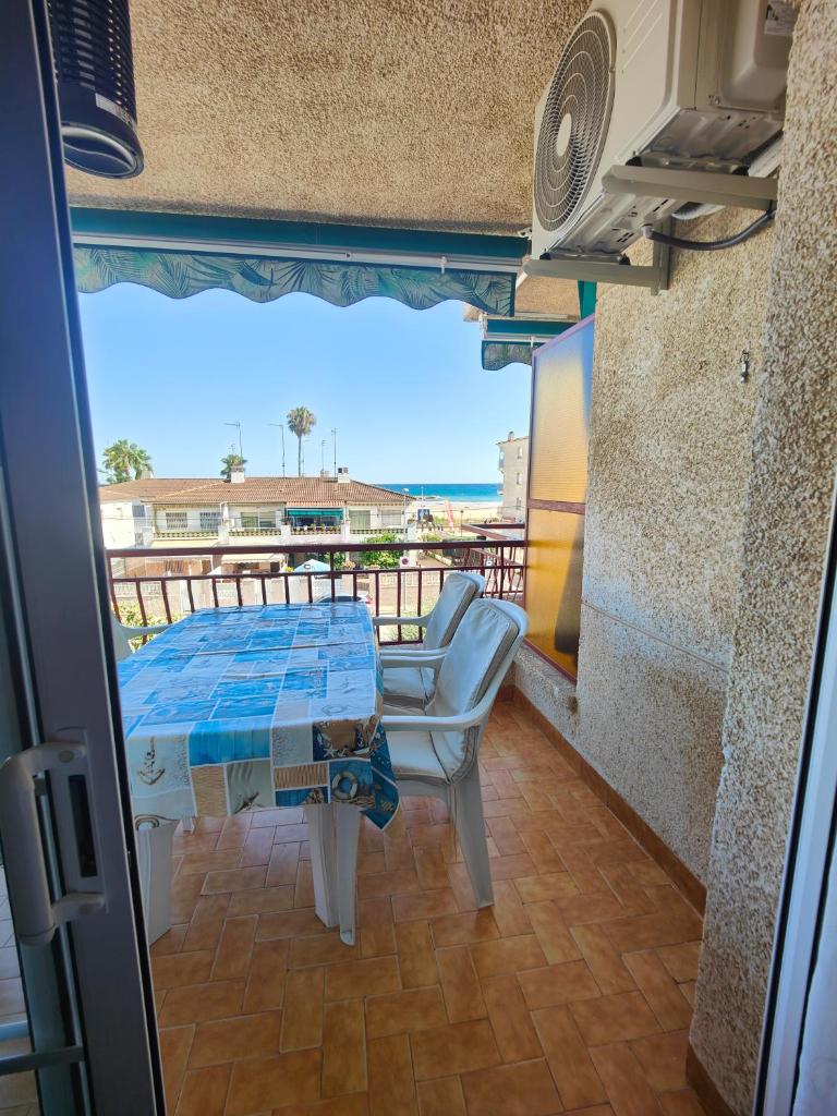 Apartamento en la playa photo 2