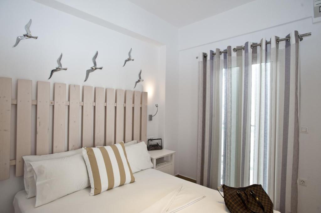 Yanna Luxury Suites (Asteri Suites) photo 2