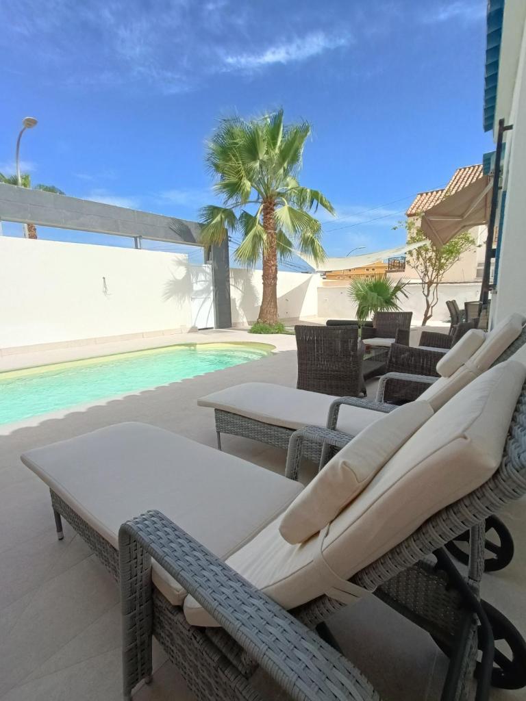 Stunning Villa in Aguadulce, Almería Private Pool 400 sqm area 800m Beach photo 2