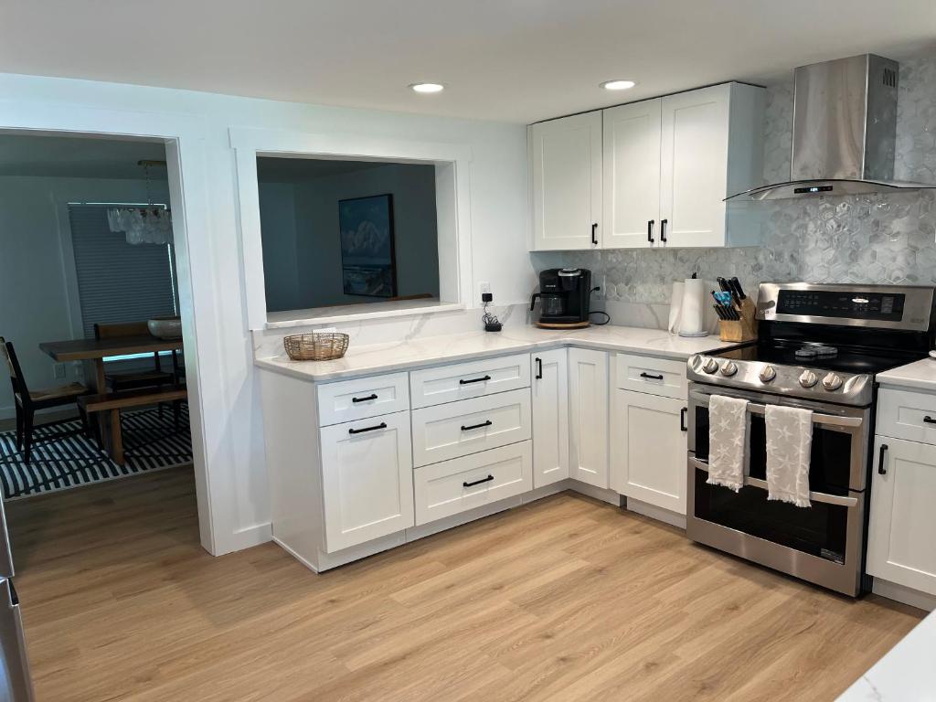 Siren of the Cape - Fully Renovated in 2023 photo 3