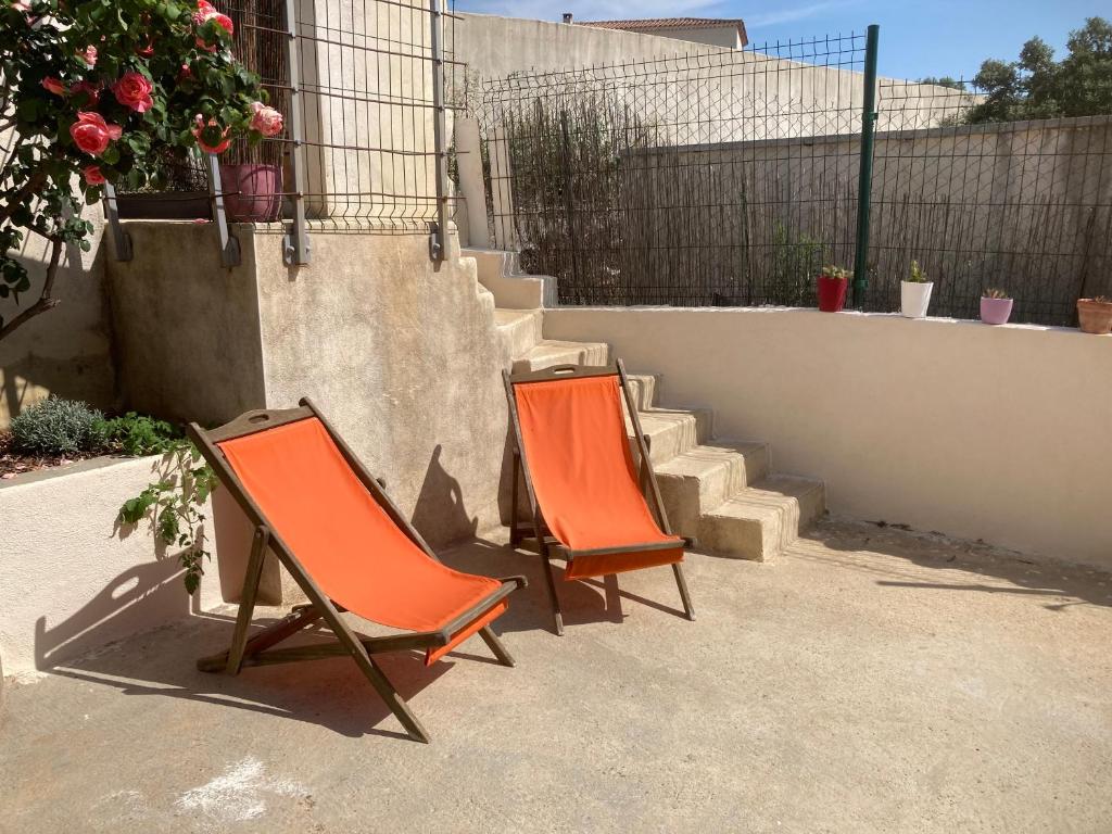 Petite maison avec terrasse et piscine photo 1
