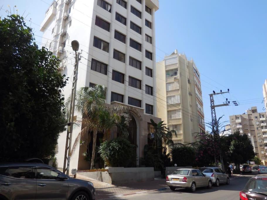 Bel appartement Kikar Hatzmaout, centre et plage photo 1