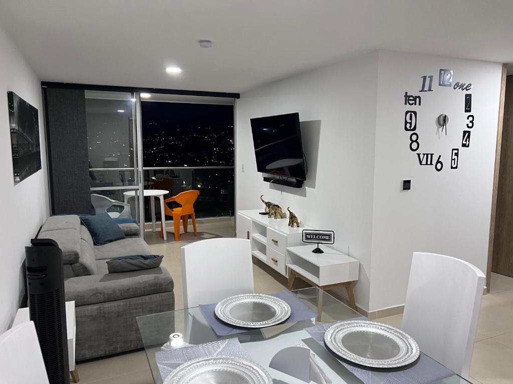 Modern pent house apartment, close to everything photo 1