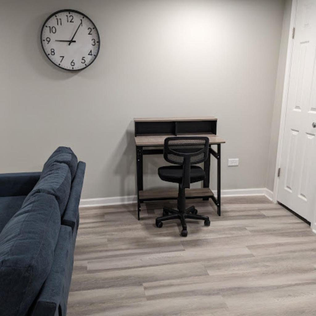 Modern 2 BDRM Apartment in Chicago photo 2
