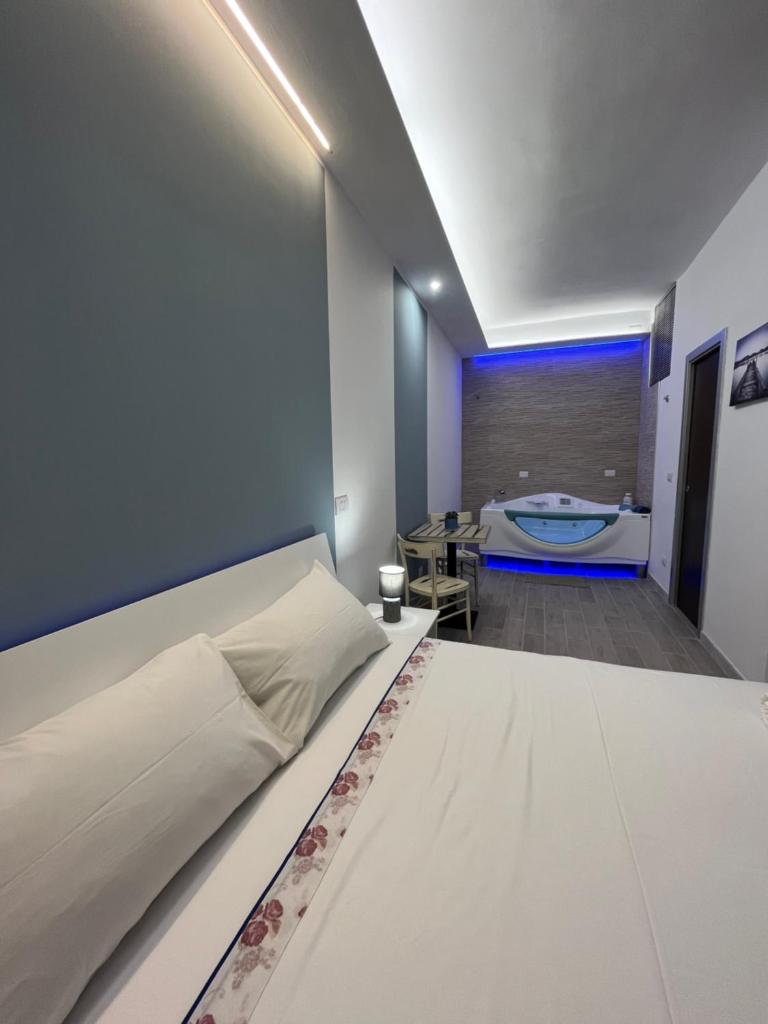 Blue Suite photo 4
