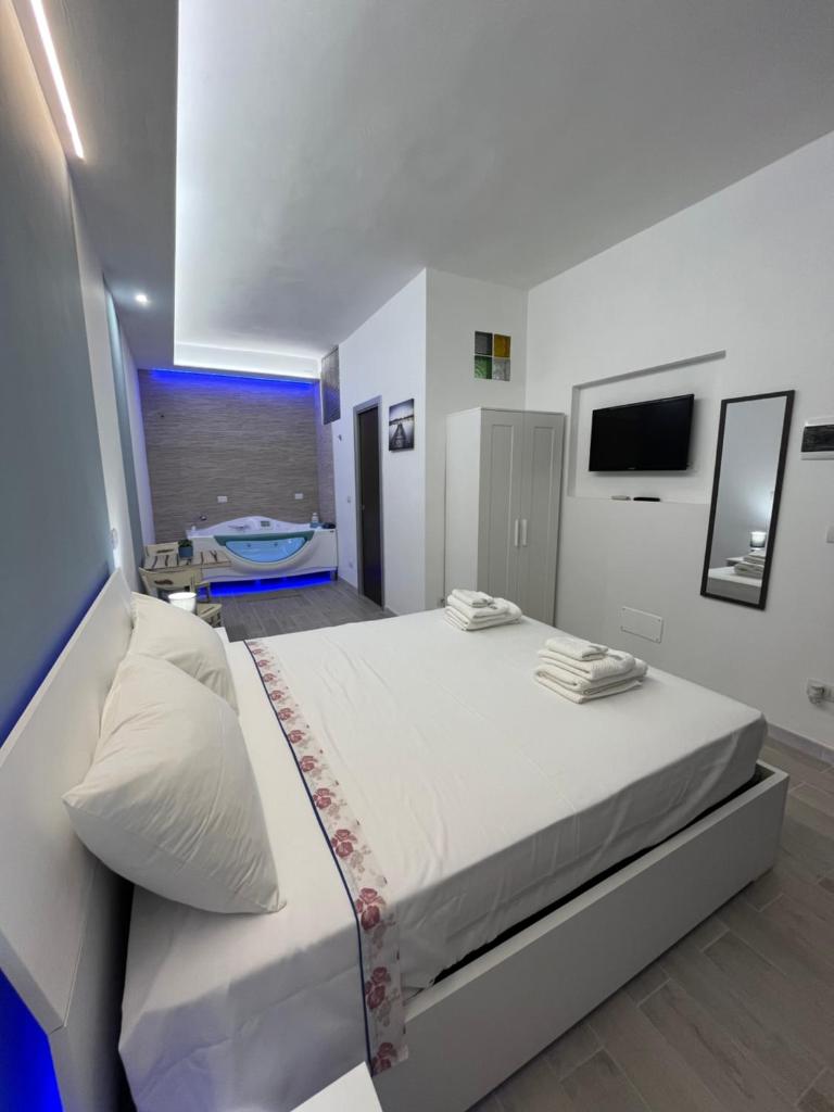 Blue Suite photo 1