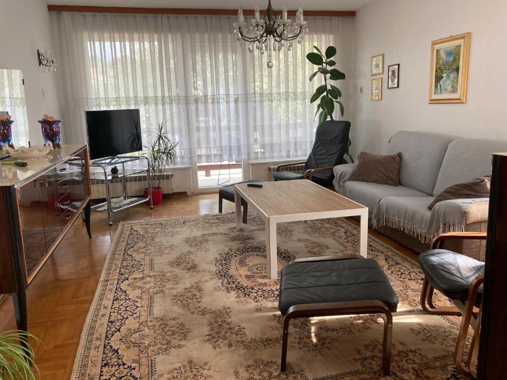 7 Flower Street Apartment photo 4