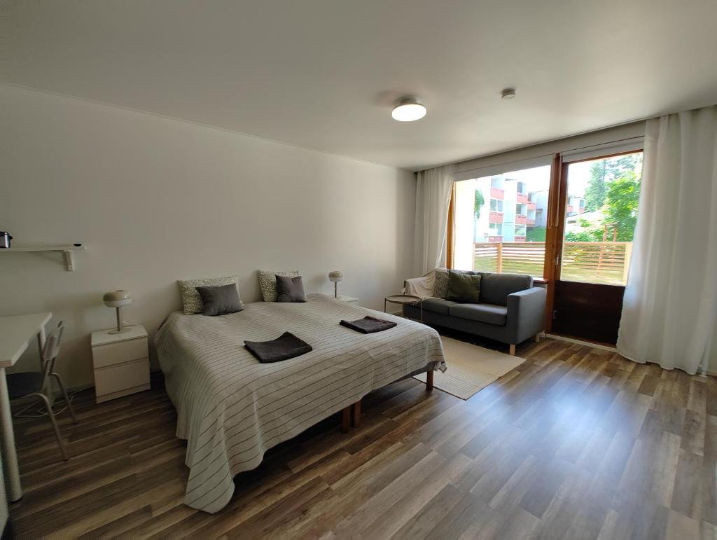 New studio near amenities photo 4