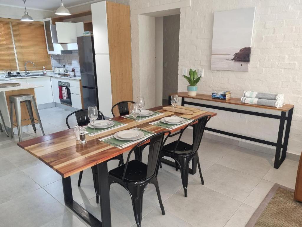 Beautiful apartment across from the beach photo 3