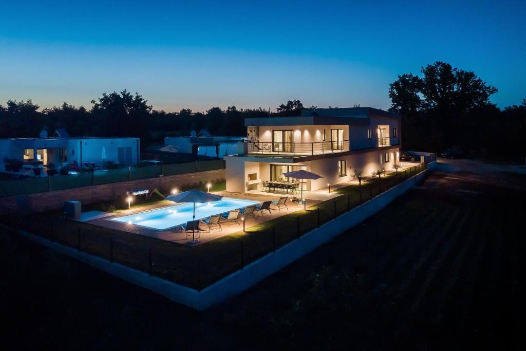 Villa Istria Artsi photo 2
