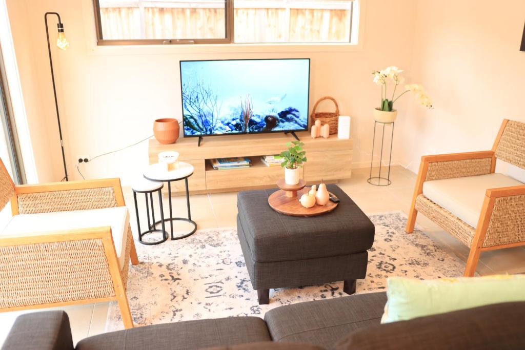 Melbourne holiday house for 15 peoples in Sanctuary Lake photo 4