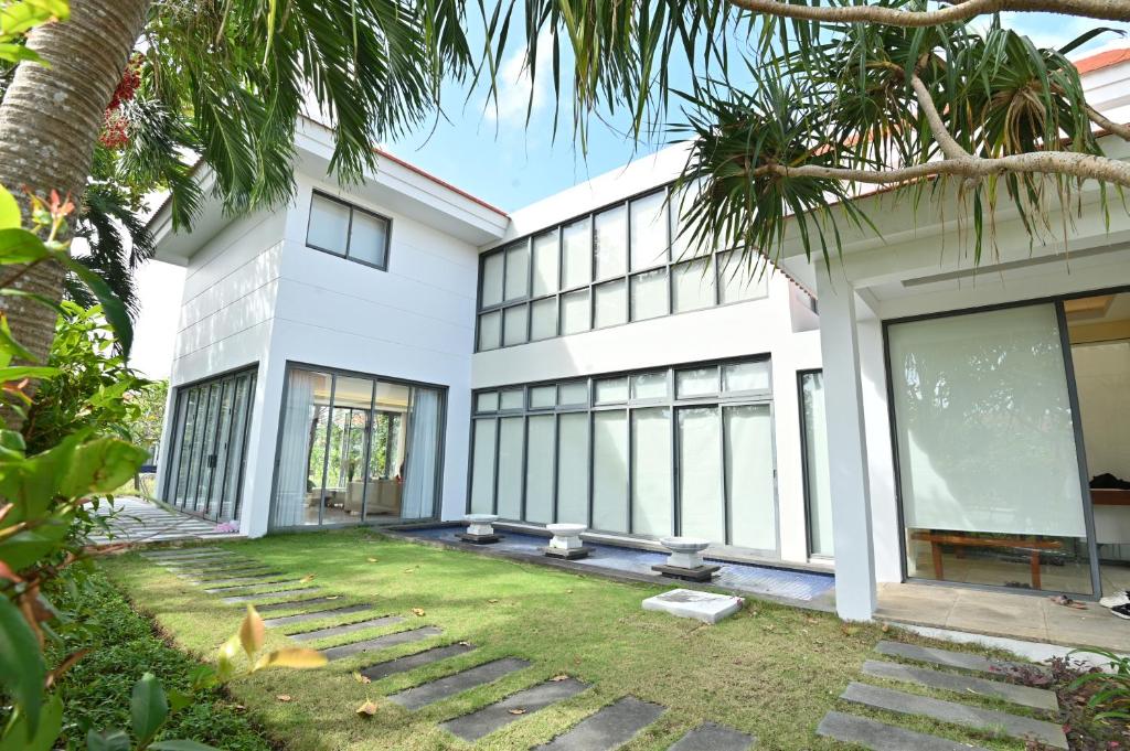 Pool Villas at Danang Beach with Private Pool