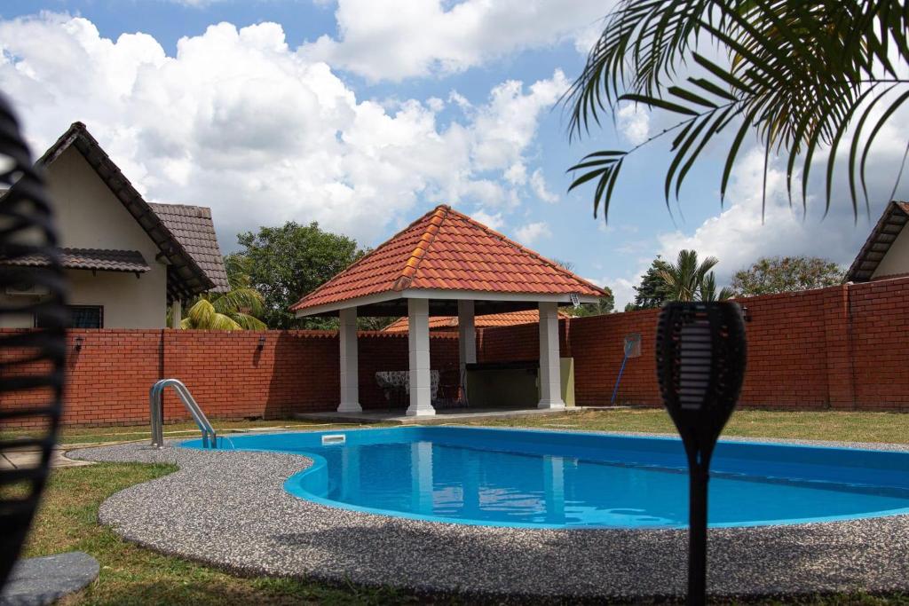 Poolhomestay Raudhah Intan photo 4