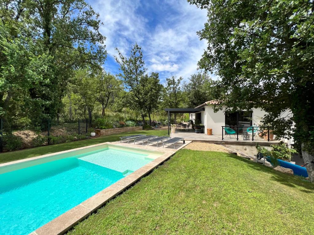 Villa moderne et piscine chauffée en Provence photo 1