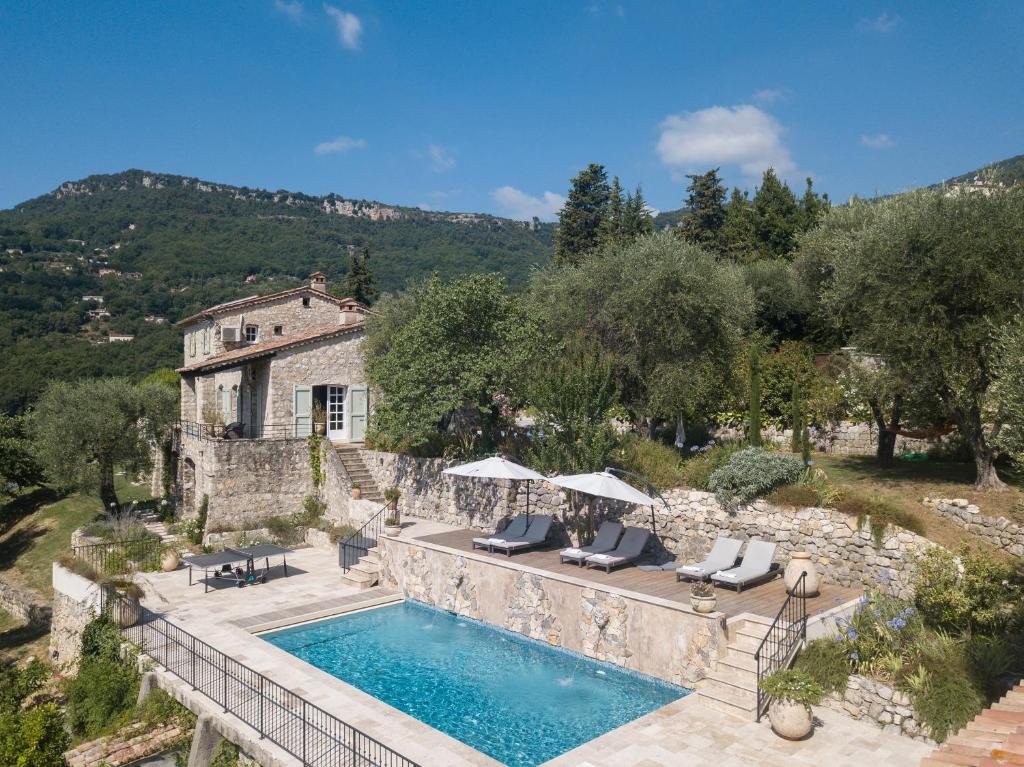 Charm, luxury, stunning views, villa with pool photo 1