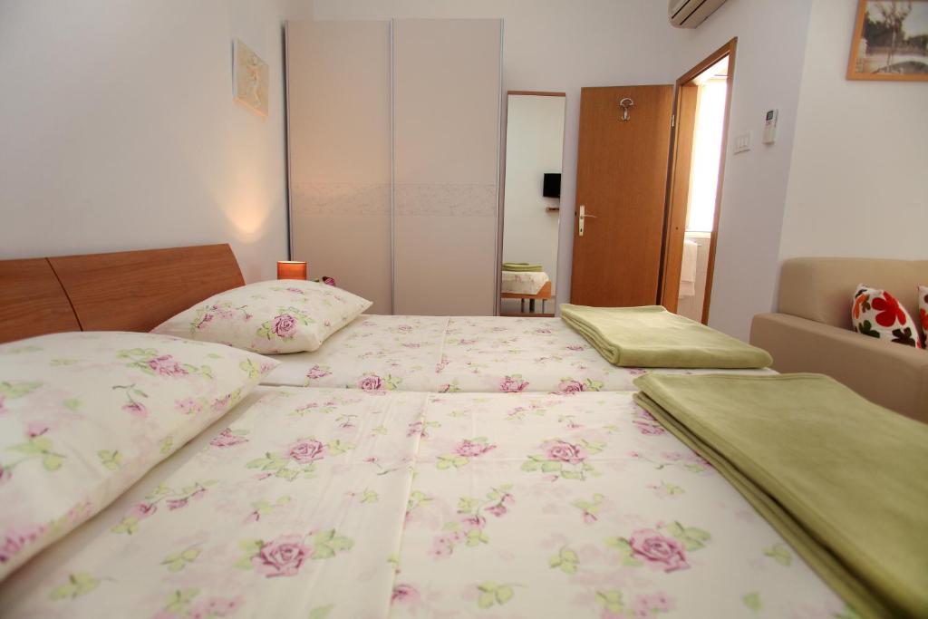 Room Mira photo 4