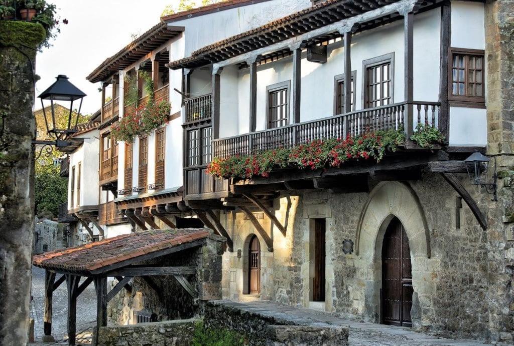 Chalet con piscina entre Liencres y Suances photo 1