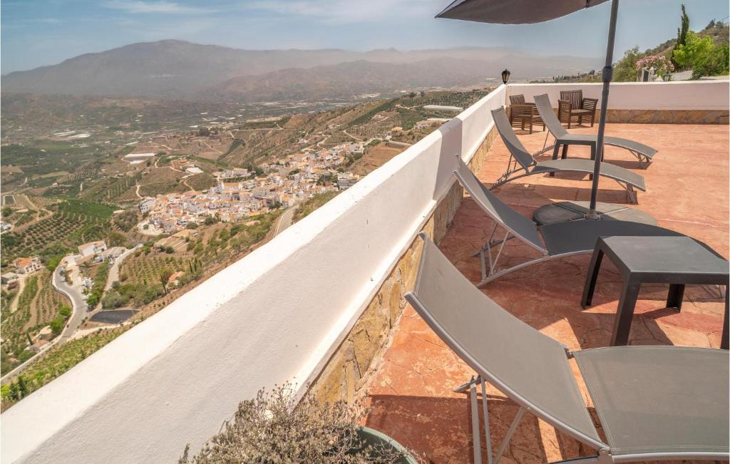 Stunning Home In Iznate With Wifi, Private Swimming Pool And 4 Bedrooms photo 2