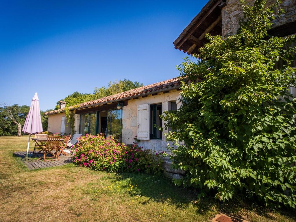 Gîtes de Pellecahus photo 1