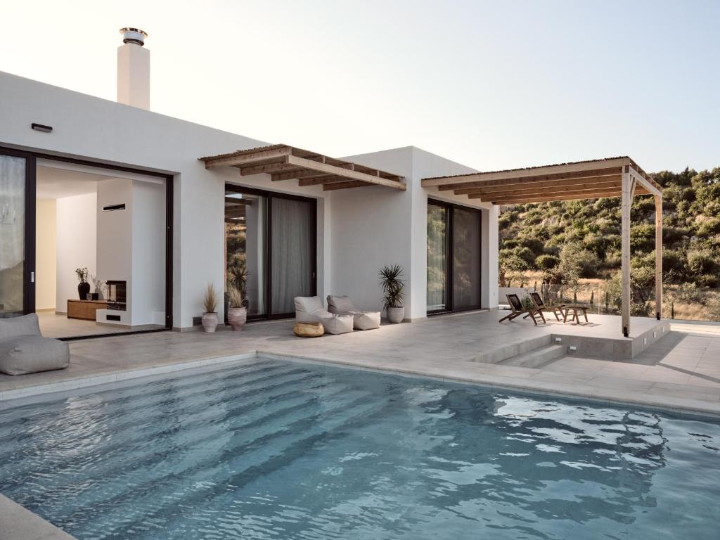 Elle Lux Villa, Essence of Endless Blue, By ThinkVilla photo 4