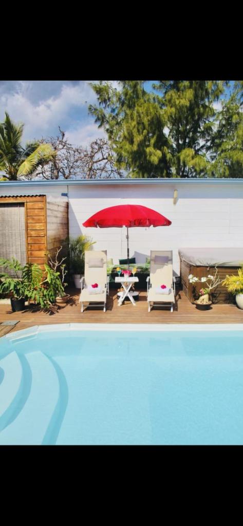 Villa with pool close to the sea photo 1