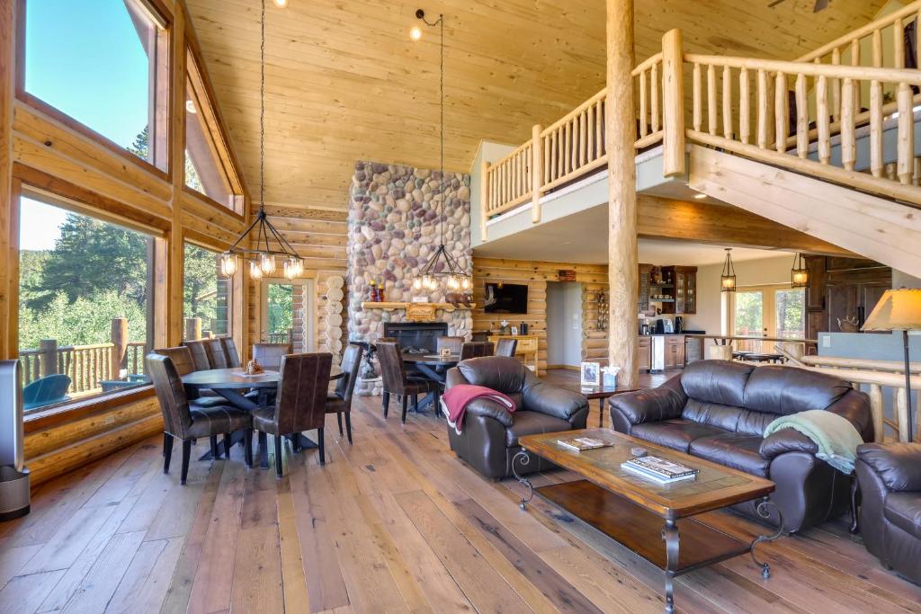 Alma Mountain Getaway with Private Hot Tub and Views photo 3