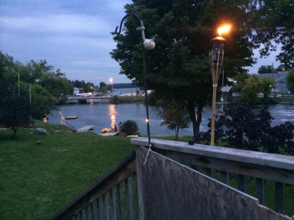 BALSAM LAKE 4 BED ROOM COTTAGE photo 3
