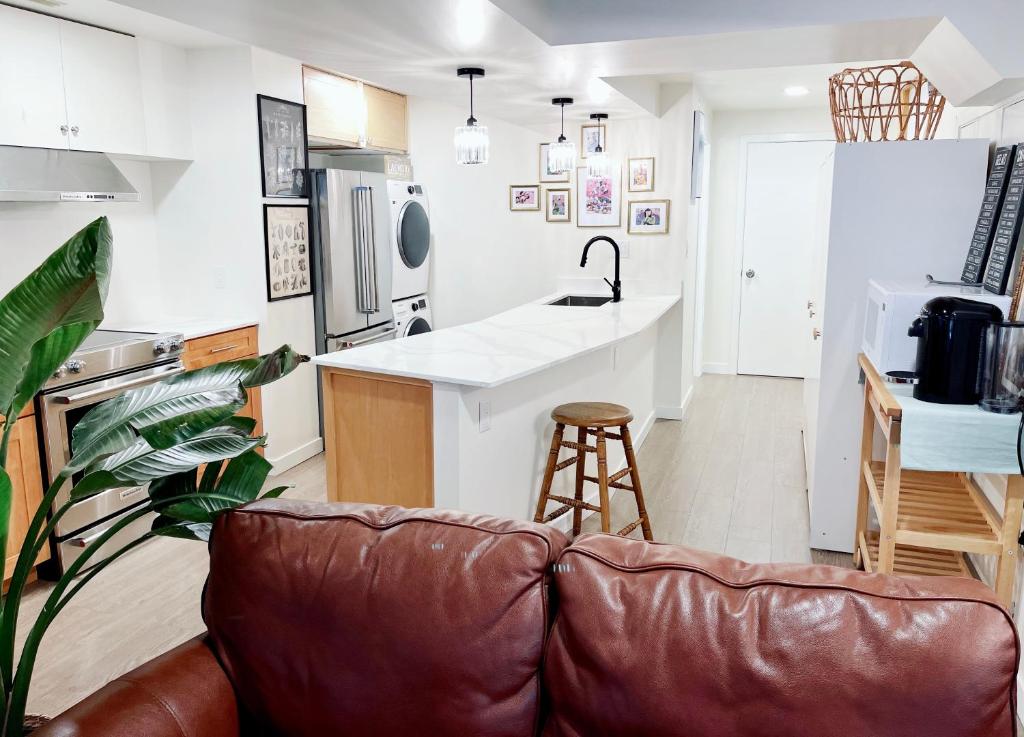 66 Creek Garden House