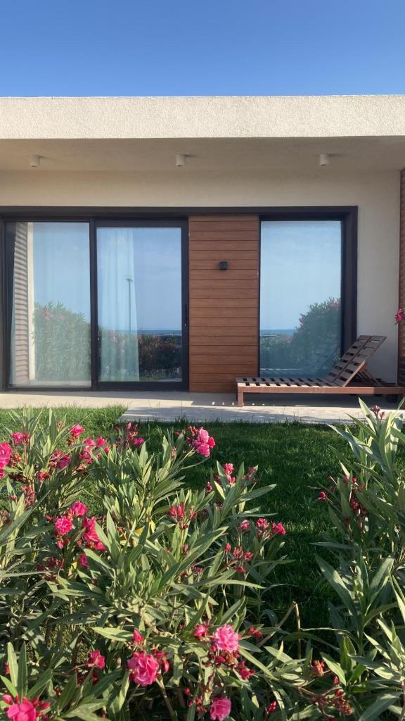 Sea Breeze Resort, White Villa, Nardaran
