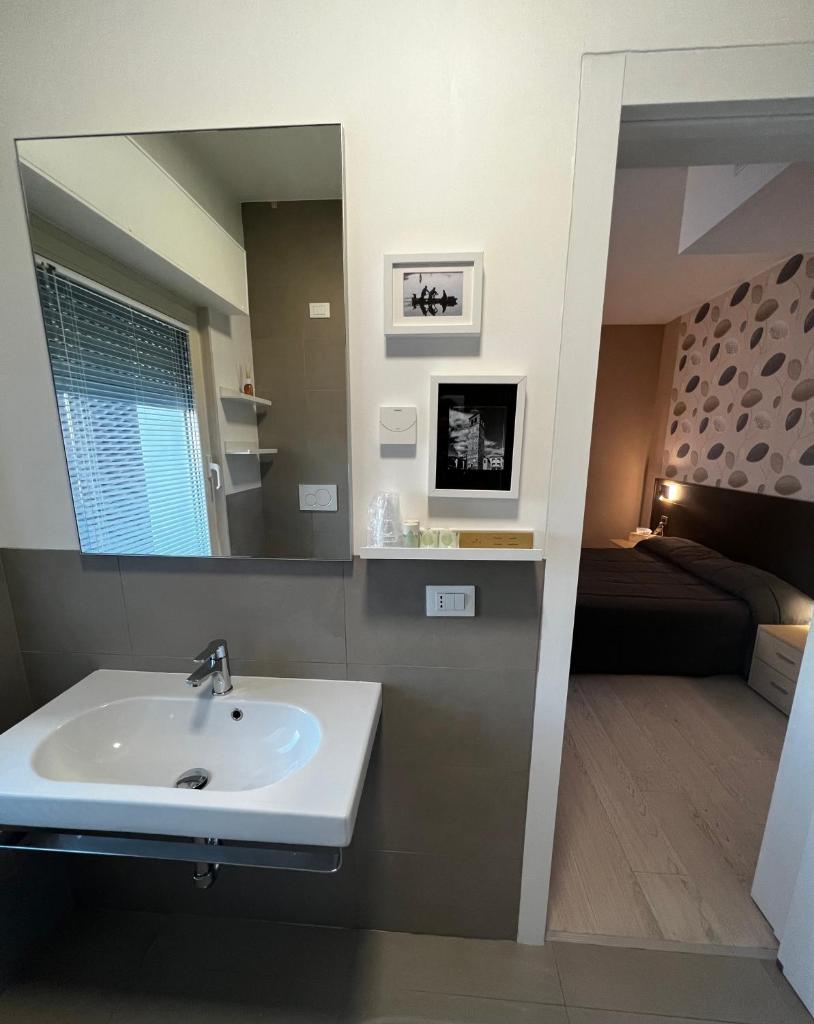 JO Hotel photo 2